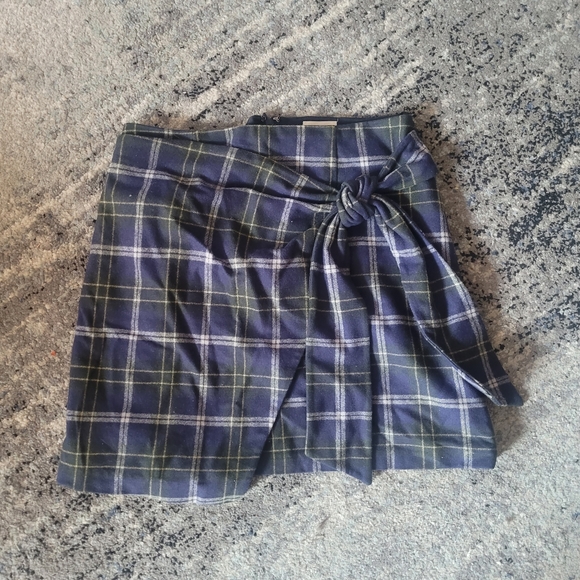 2/$40 Wilfred tie skirt / size 4 - Picture 3 of 4